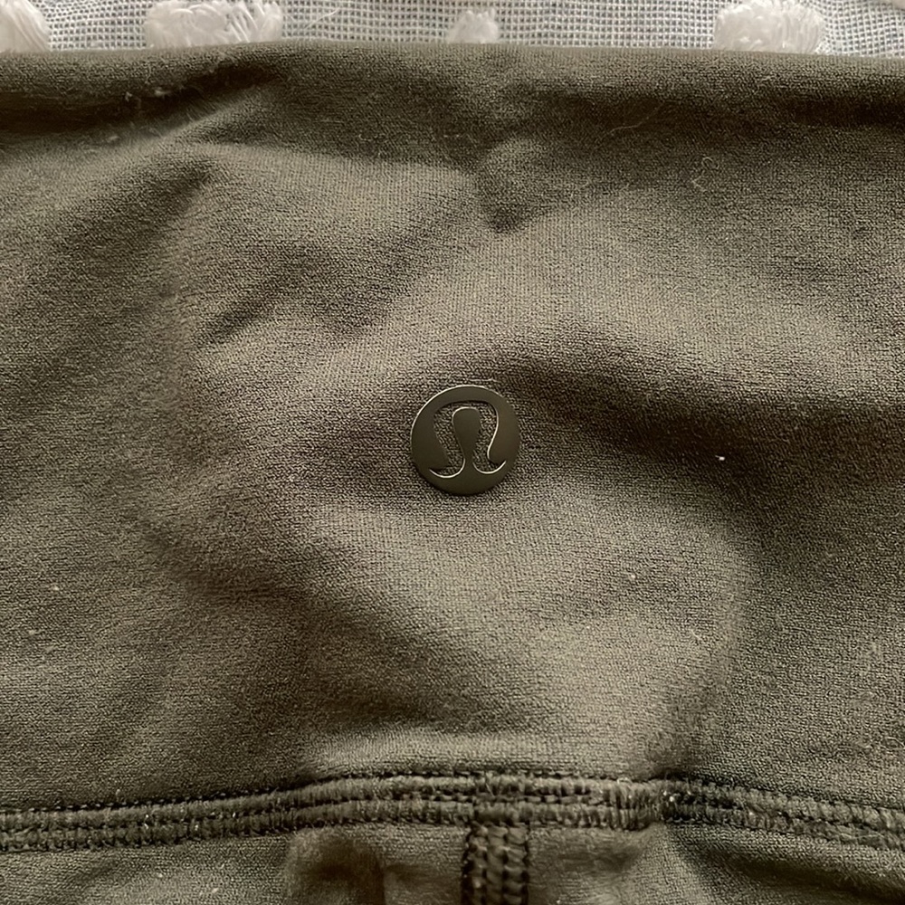 Lululemon seamless crop leggings - Picture 3 of 4